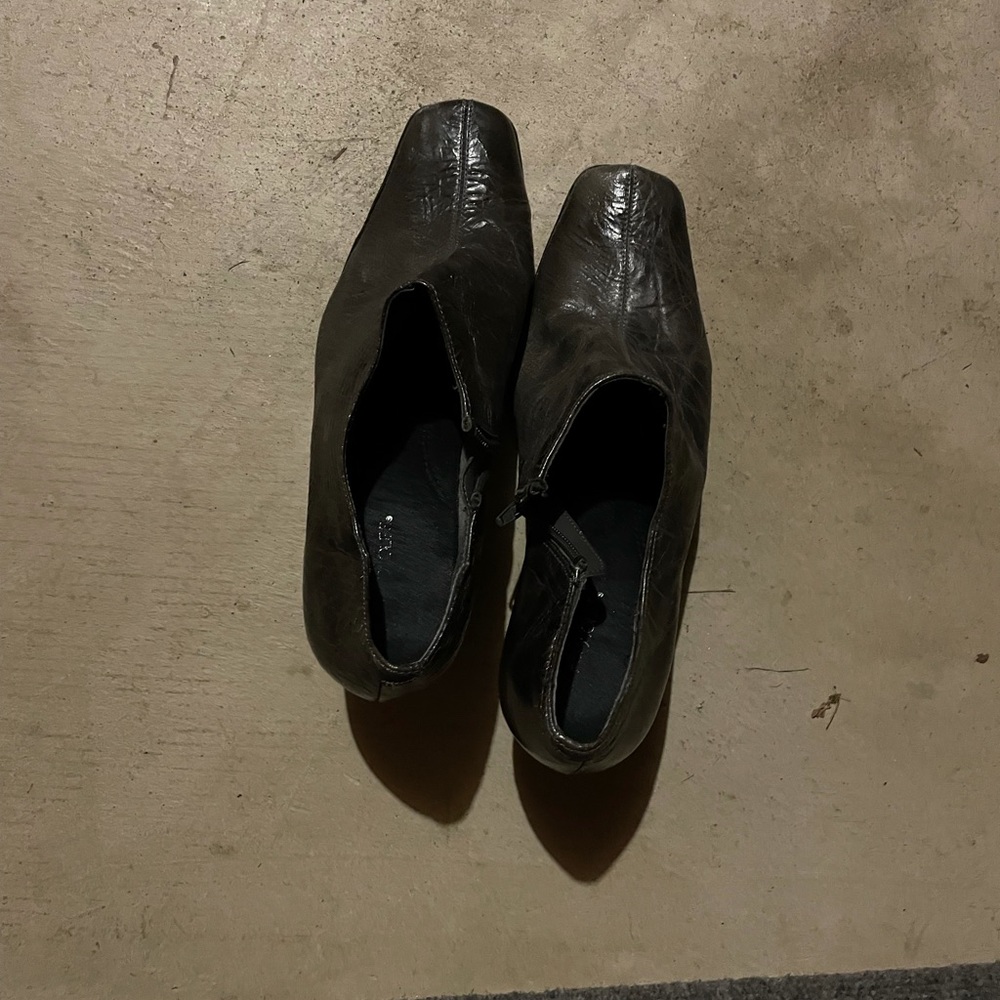 Ladies Aerosoles Grey Leather Shoes - Size 10M